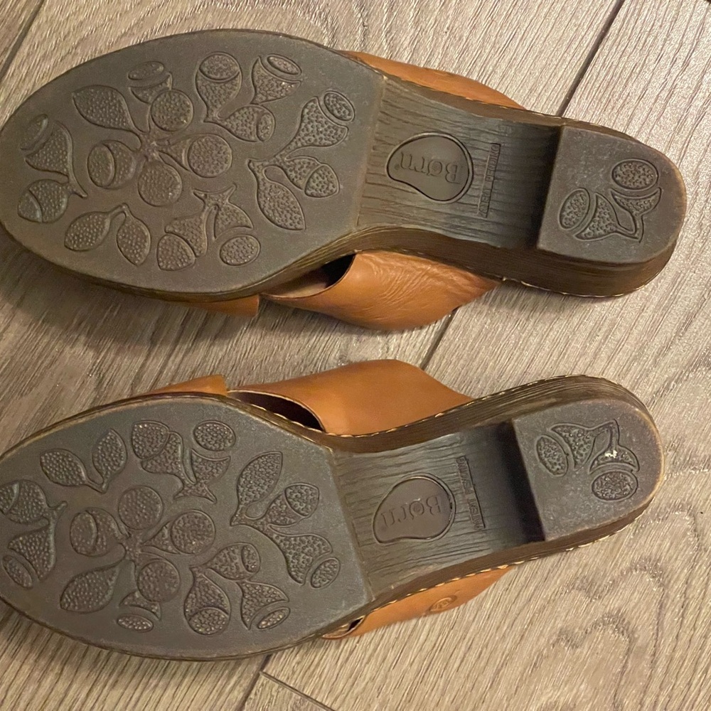 Born Women's leather sandal - Picture 3 of 5